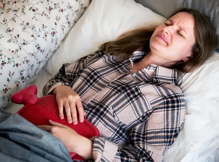 Periods Me Blood Clots Kyu Aate Hai कारण और डॉक्टर की सलाह