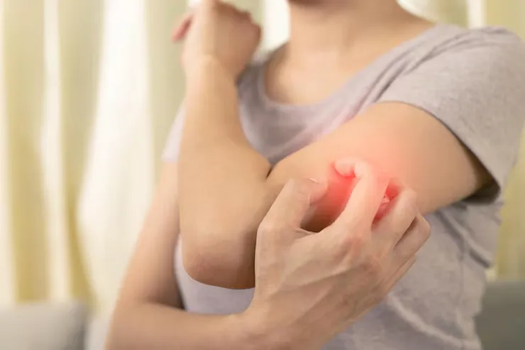 What Causes Itching All Over the Body Common Reasons Symptoms and When to See a Doctor